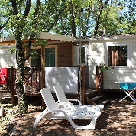 Camping Le Parc Saint-Paul-en-Forêt Eksteriør billede