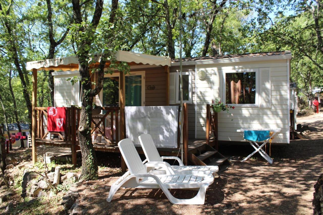 Camping Le Parc Saint-Paul-en-Forêt Eksteriør billede