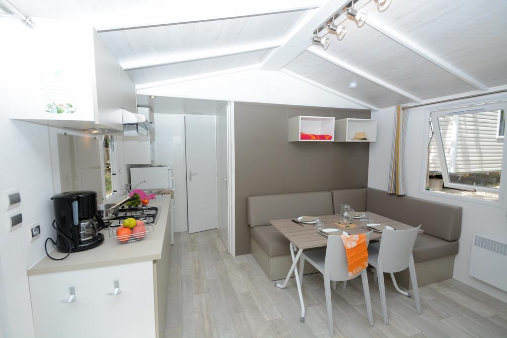 Camping Le Parc Saint-Paul-en-Forêt Eksteriør billede